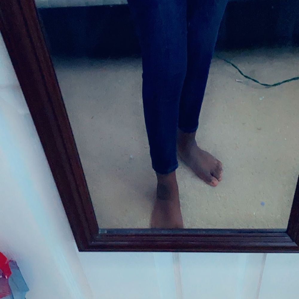 Skinny bluejeans